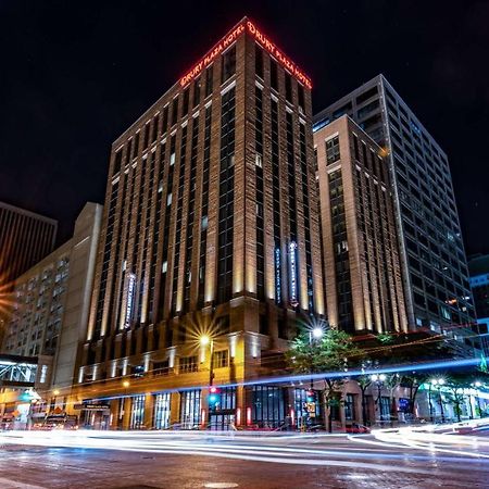 Drury Plaza Hotel Milwaukee Downtown Екстериор снимка